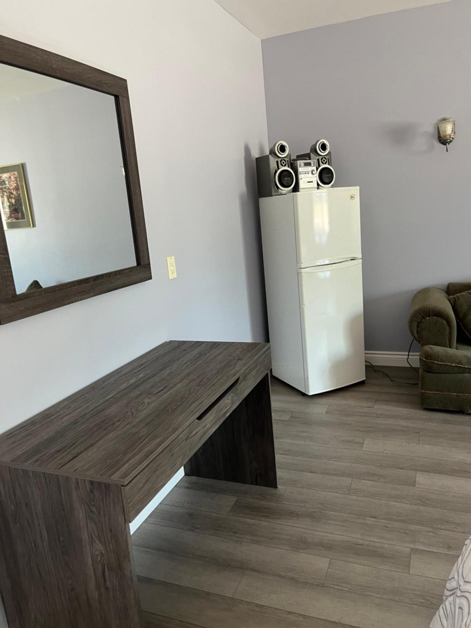 טרבון Motel La Siesta De Gascon מראה חיצוני תמונה