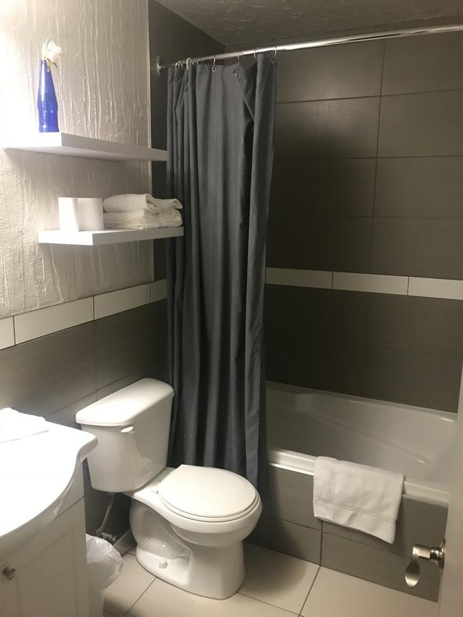 טרבון Motel La Siesta De Gascon מראה חיצוני תמונה