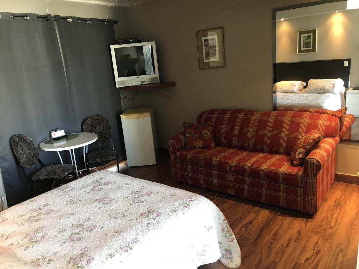טרבון Motel La Siesta De Gascon מראה חיצוני תמונה